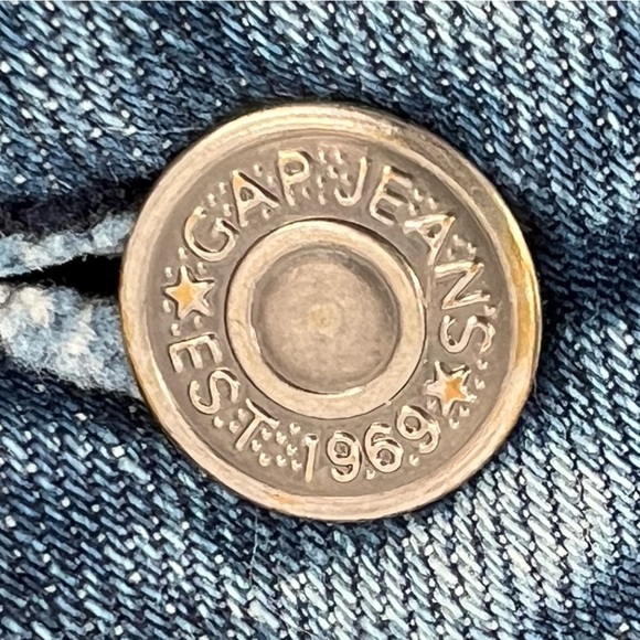 GAP Cut Off Frayed Hem Jean Shorts Size 26 Women’s - Picture 2 of 4